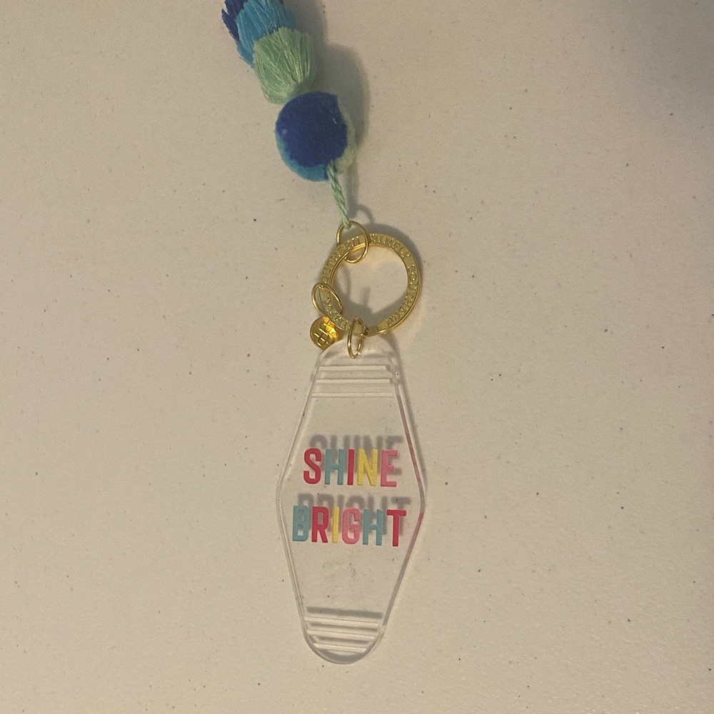 Simply Southern Acrylic Keychain with Motel Key Design and Tassel